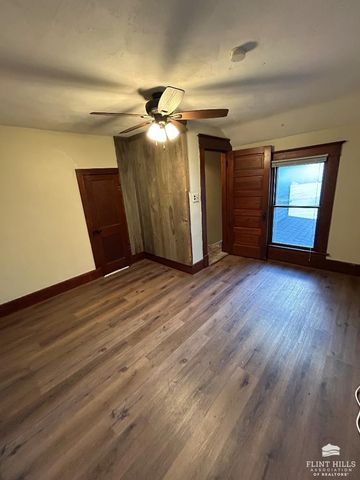 903 Poplar Street, Wamego, KS 66547
