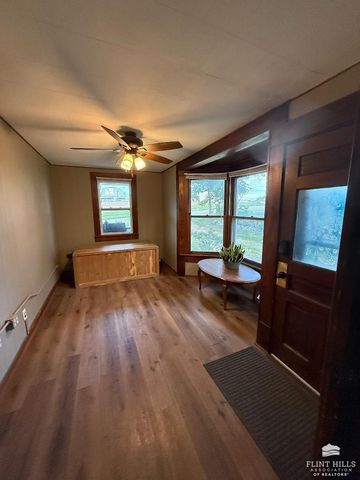 903 Poplar Street, Wamego, KS 66547