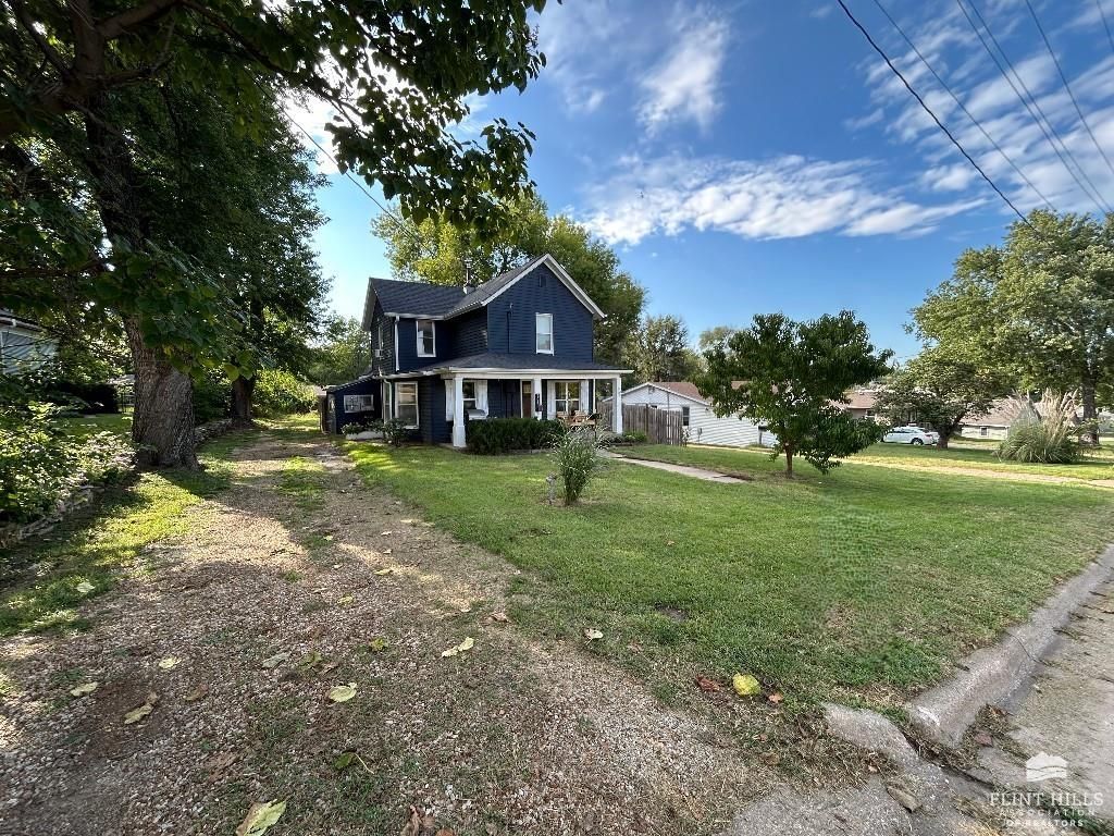903 Poplar Street, Wamego, KS 66547