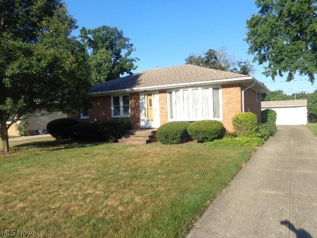 7308 Mayberry Drive, Parma, OH 44130