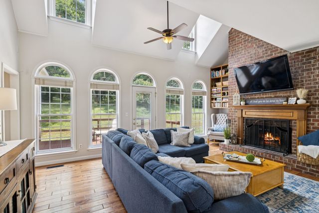 4235 Little Pond Ln, Thompsons Station, TN 37179