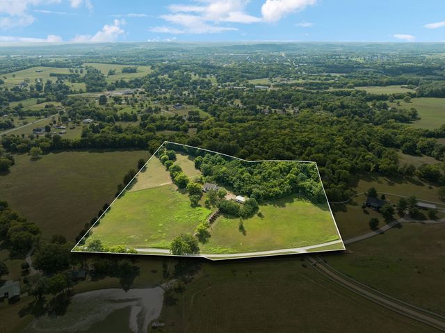 4235 Little Pond Ln, Thompsons Station, TN 37179