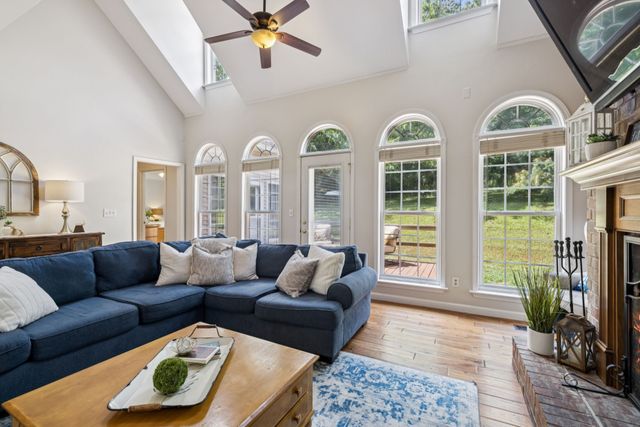 4235 Little Pond Ln, Thompsons Station, TN 37179