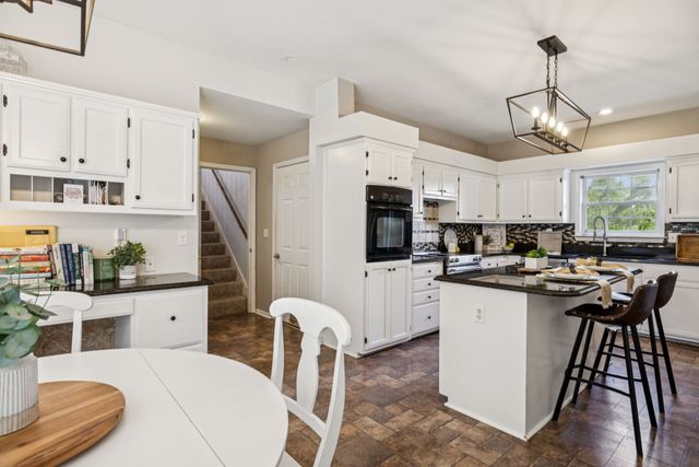 4235 Little Pond Ln, Thompsons Station, TN 37179