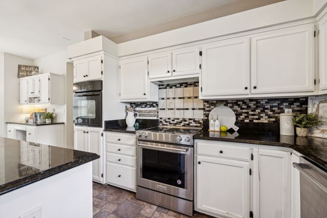 4235 Little Pond Ln, Thompsons Station, TN 37179