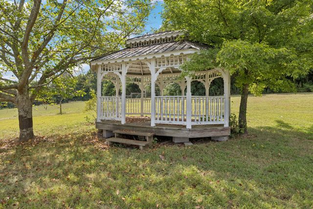 4235 Little Pond Ln, Thompsons Station, TN 37179