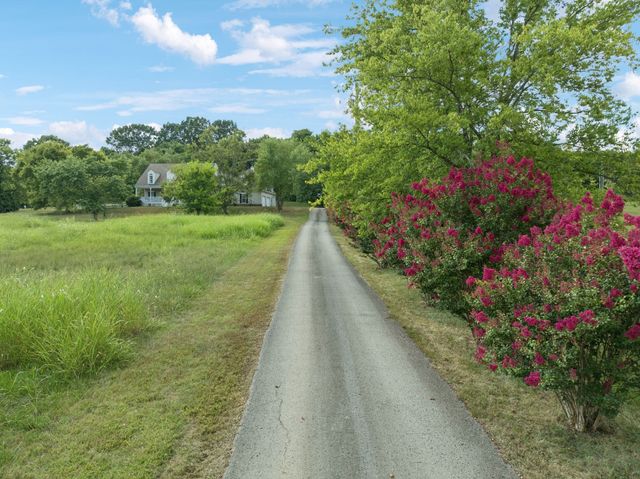 4235 Little Pond Ln, Thompsons Station, TN 37179