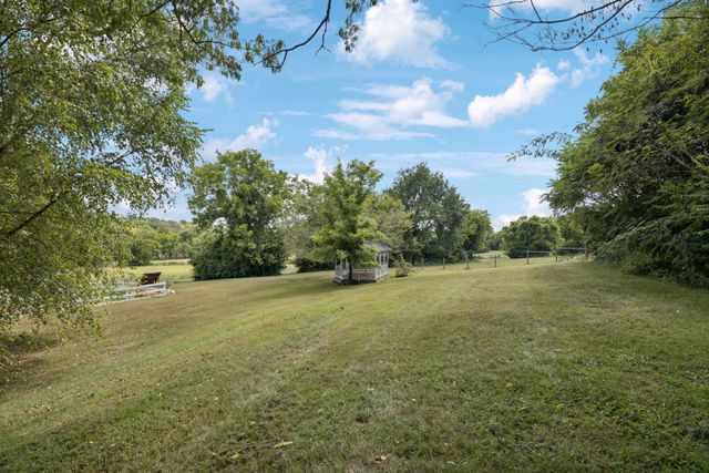 4235 Little Pond Ln, Thompsons Station, TN 37179