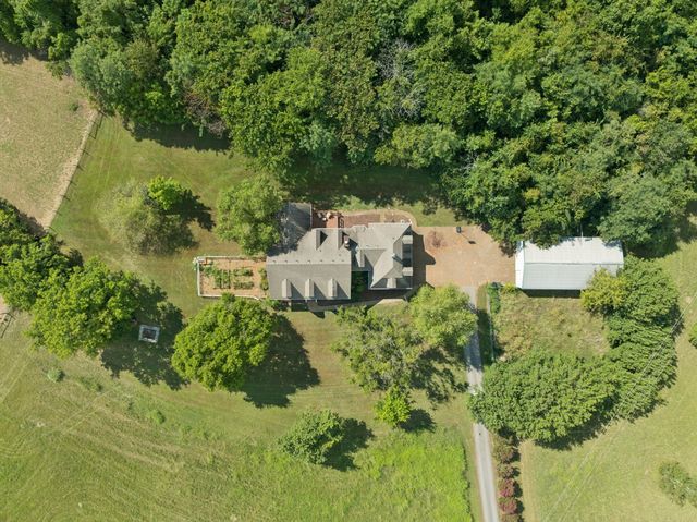 4235 Little Pond Ln, Thompsons Station, TN 37179