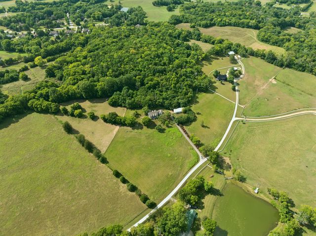 4235 Little Pond Ln, Thompsons Station, TN 37179