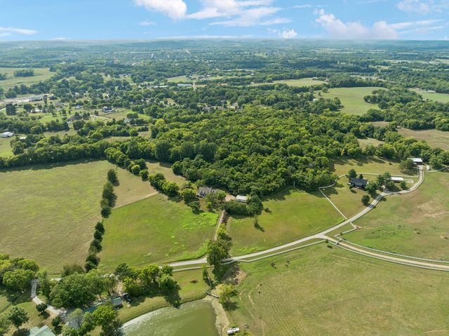 4235 Little Pond Ln, Thompsons Station, TN 37179