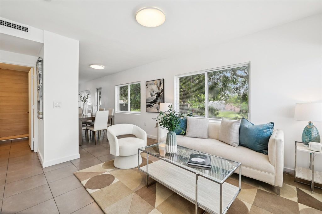 2206 Simms St, Hollywood, FL 33020