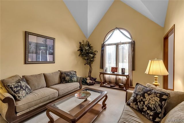 45 Red Maple Court, Amherst, NY 14228