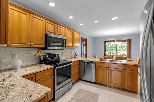 45 Red Maple Court, Amherst, NY 14228