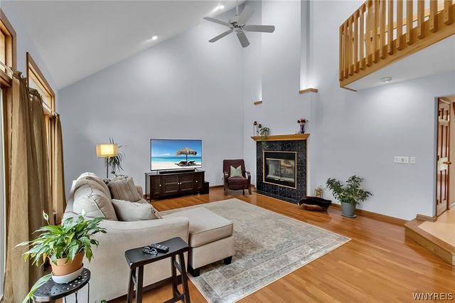 45 Red Maple Court, Amherst, NY 14228