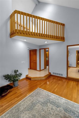 45 Red Maple Court, Amherst, NY 14228