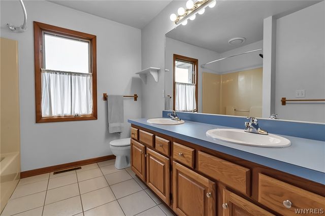 45 Red Maple Court, Amherst, NY 14228
