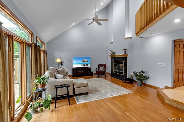 45 Red Maple Court, Amherst, NY 14228