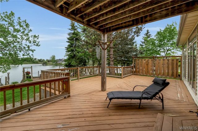 45 Red Maple Court, Amherst, NY 14228