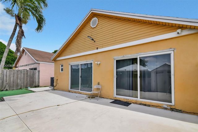 3740 Marlberry Ln, Miramar, FL 33025