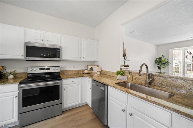 3937 Elizabeth Glen Way, Jamestown, NC 27282