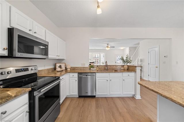 3937 Elizabeth Glen Way, Jamestown, NC 27282