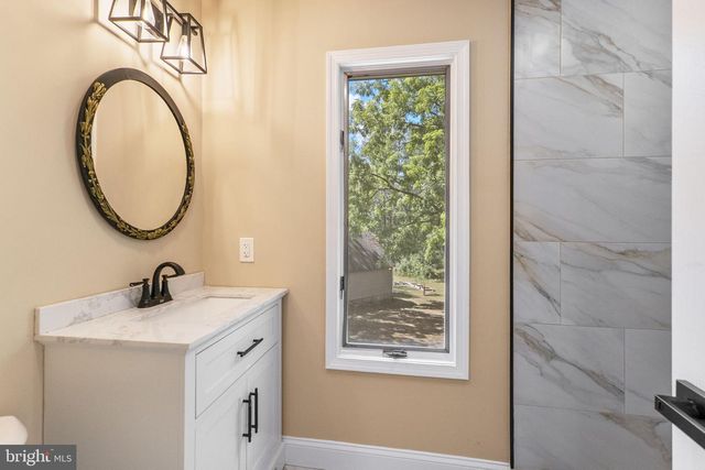 16112 BARNESVILLE RD, Boyds, MD 20841