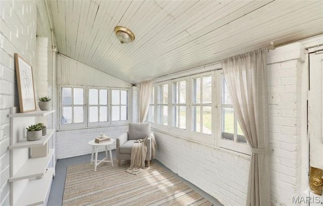 6537 Julian Avenue, St Louis, MO 63133