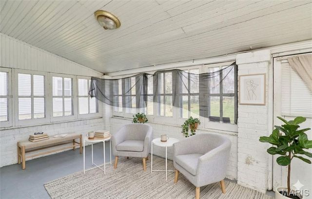 6537 Julian Avenue, St Louis, MO 63133