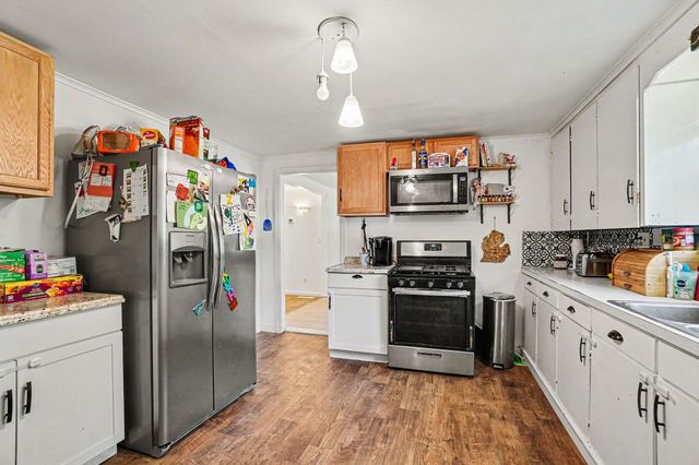 1230 Longfellow Avenue, Jackson, MI 49202