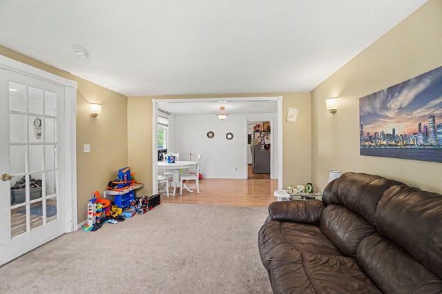 1230 Longfellow Avenue, Jackson, MI 49202