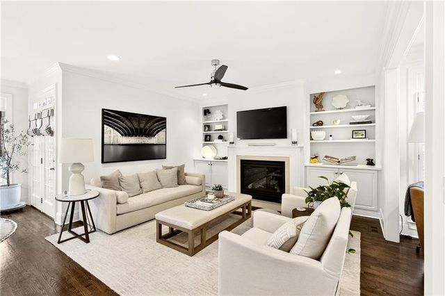 16 Conifer NE Circle, Atlanta, GA 30342