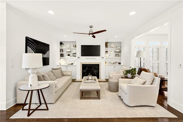 16 Conifer NE Circle, Atlanta, GA 30342