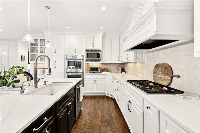 16 Conifer NE Circle, Atlanta, GA 30342