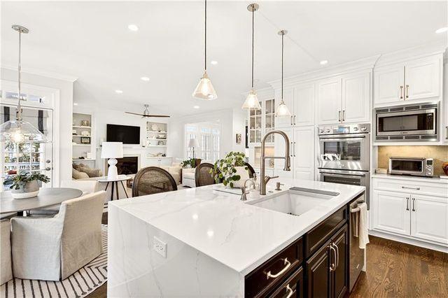 16 Conifer NE Circle, Atlanta, GA 30342