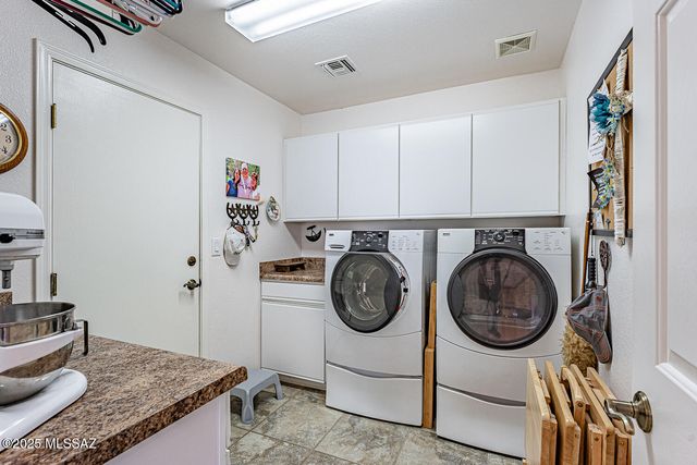 1362 N Boyce Avenue, Green Valley, AZ 85614