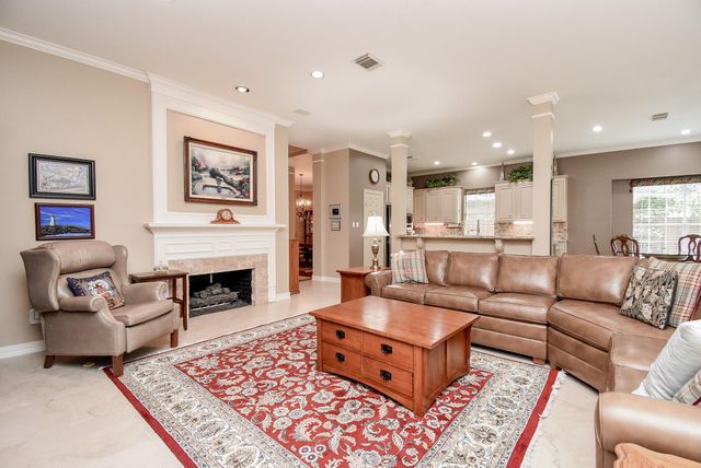 7514 Guinevere Drive, Sugar Land, TX 77479