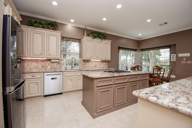 7514 Guinevere Drive, Sugar Land, TX 77479