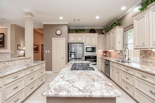 7514 Guinevere Drive, Sugar Land, TX 77479