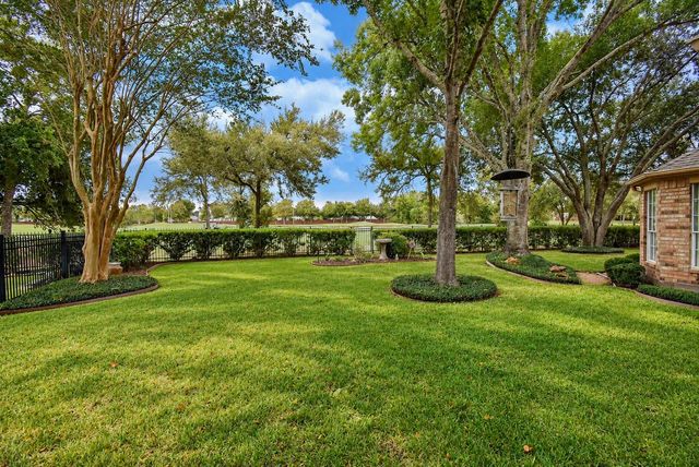 7514 Guinevere Drive, Sugar Land, TX 77479