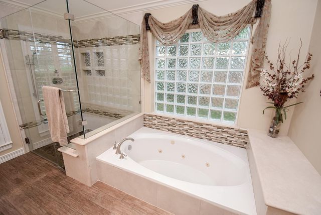 7514 Guinevere Drive, Sugar Land, TX 77479