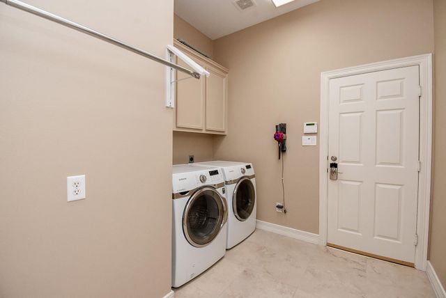 7514 Guinevere Drive, Sugar Land, TX 77479