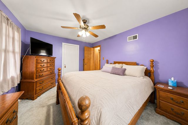 132 S Weston Avenue, Elgin, IL 60123