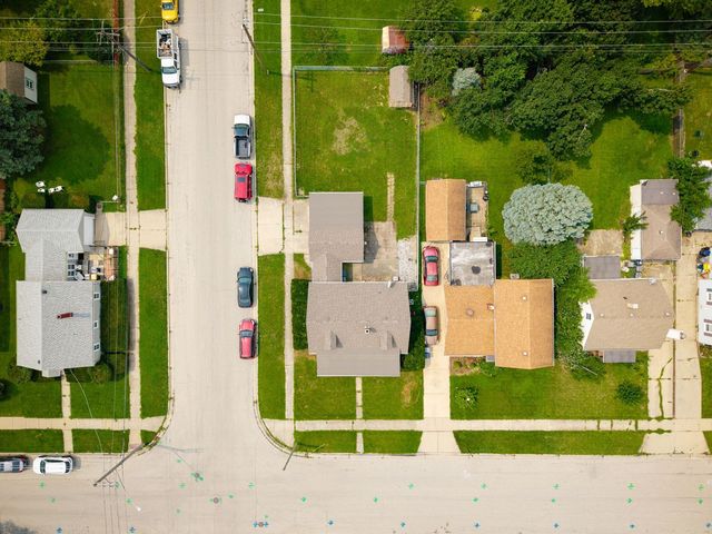 132 S Weston Avenue, Elgin, IL 60123