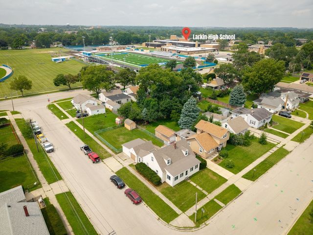 132 S Weston Avenue, Elgin, IL 60123