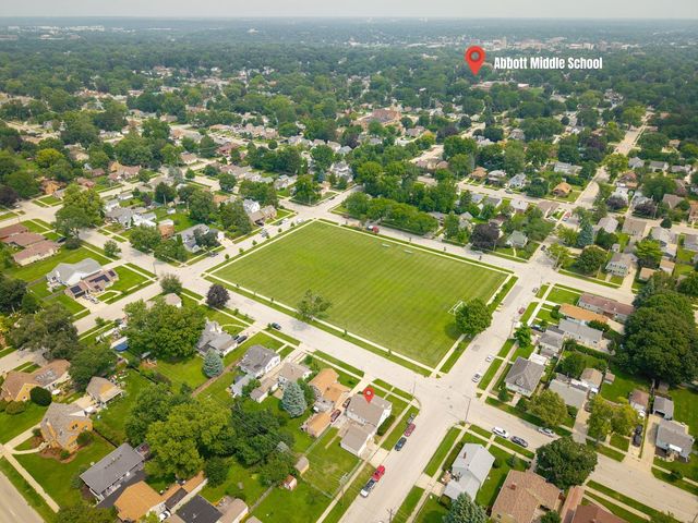 132 S Weston Avenue, Elgin, IL 60123