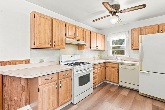 132 S Weston Avenue, Elgin, IL 60123