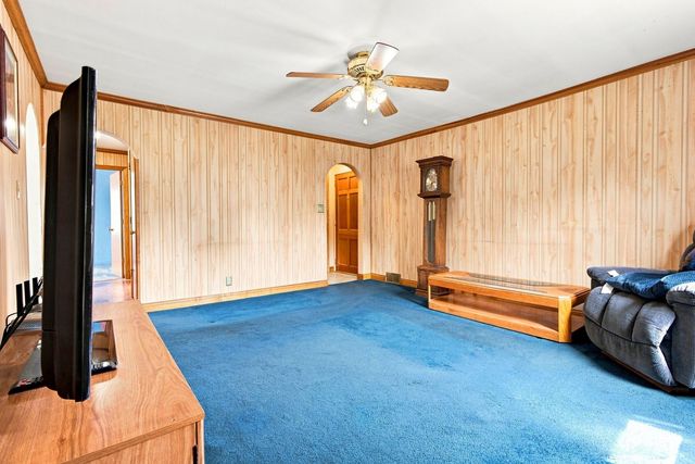 132 S Weston Avenue, Elgin, IL 60123
