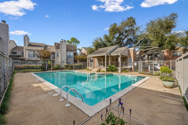 6701 Sands Point Drive 47, Houston, TX 77074