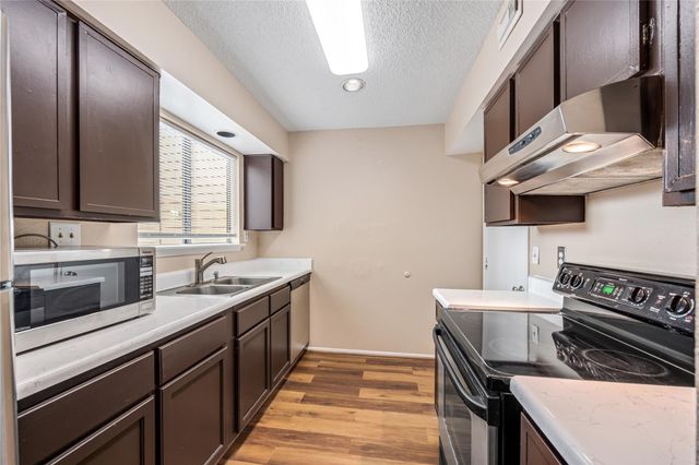 6701 Sands Point Drive 47, Houston, TX 77074